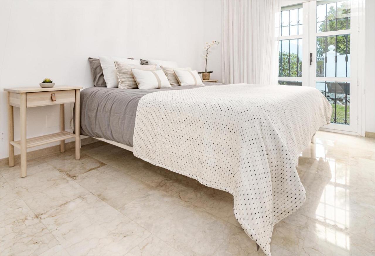 Charming And Modern 3-bedroom Duplex In Aloha Pueblo With Mountain Views Vakantiehuis *