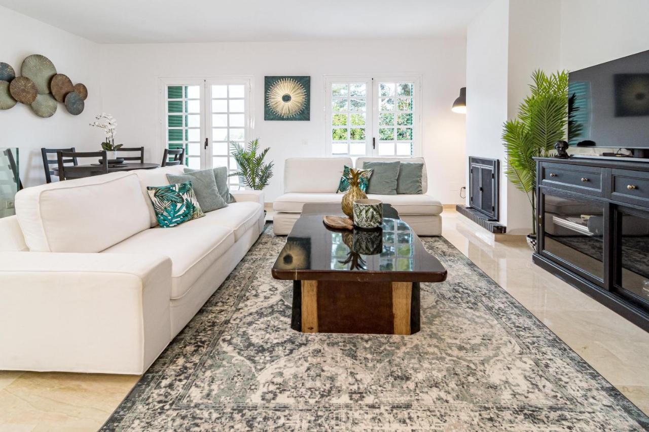 Charming And Modern 3-bedroom Duplex In Aloha Pueblo With Mountain Views Vakantiehuis *