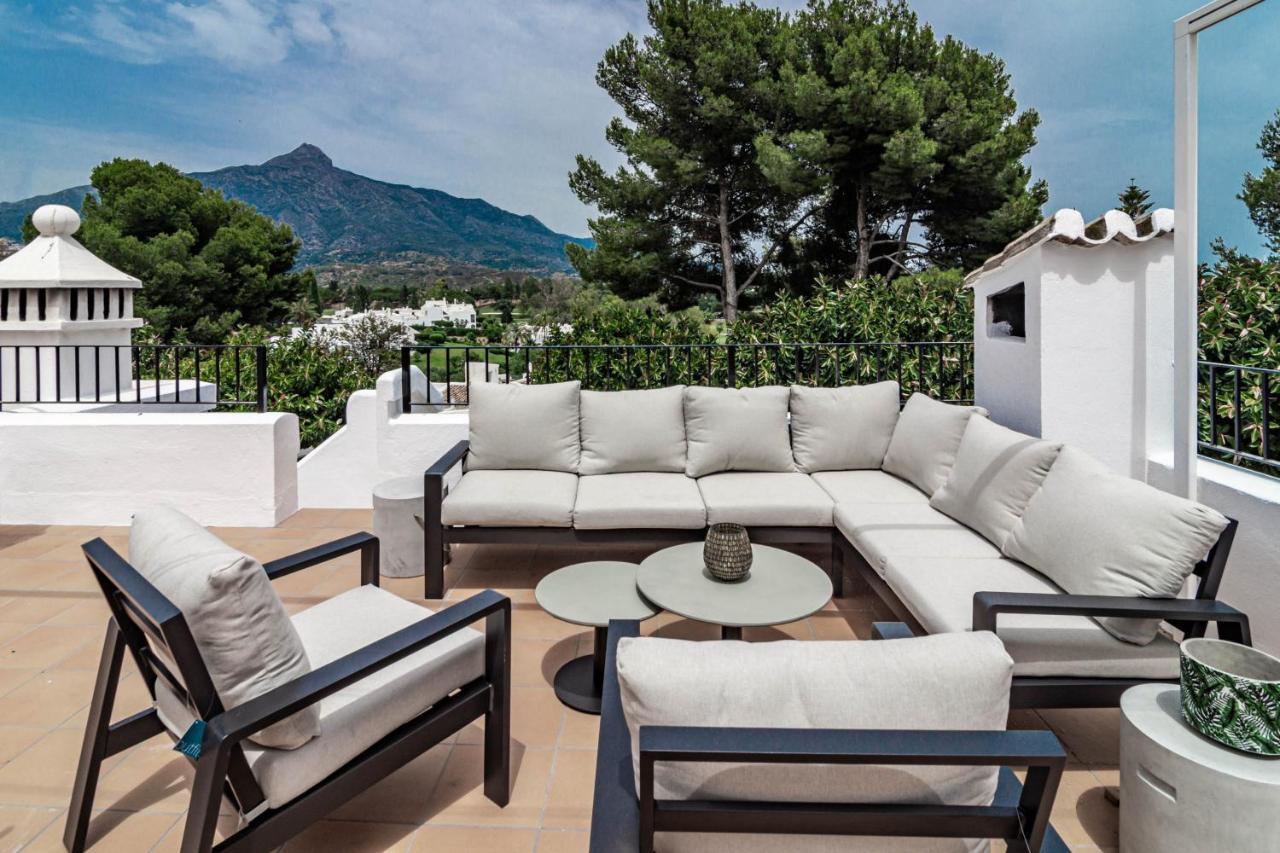 Vakantiehuis Charming And Modern 3-bedroom Duplex In Aloha Pueblo With Mountain Views Marbella